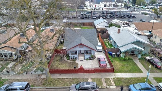 717 2nd St., Modesto, CA 95351