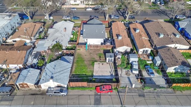717 2nd St., Modesto, CA 95351