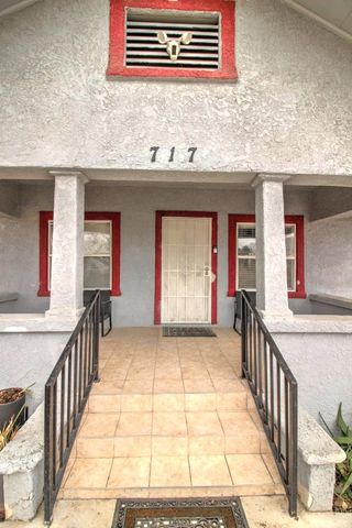 717 2nd St., Modesto, CA 95351