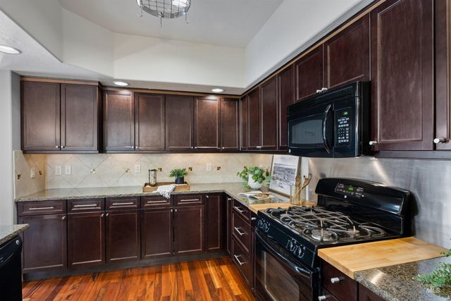 4422 N Mackenzie Lane, Boise, ID 83703