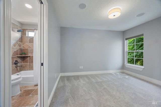 4422 N Mackenzie Lane, Boise, ID 83703