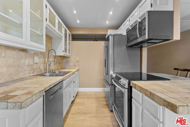 1131 Alta Loma Road 311, West Hollywood, CA 90069