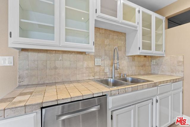 1131 Alta Loma Road 311, West Hollywood, CA 90069