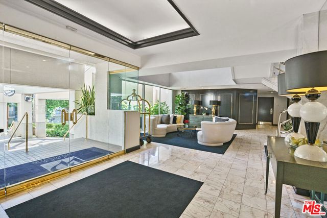 1131 Alta Loma Road 311, West Hollywood, CA 90069