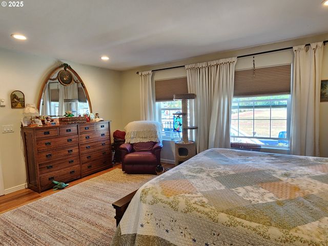 1126 WASHINGTON St, Port Orford, OR 97465