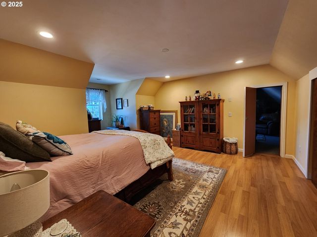 1126 WASHINGTON St, Port Orford, OR 97465
