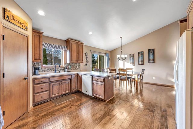 2937 YELLOW JASMINE WAY, Green Bay, WI 54313