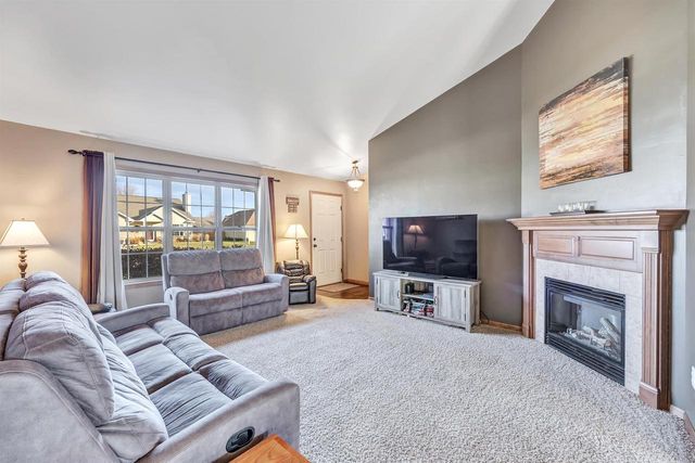 2937 YELLOW JASMINE WAY, Green Bay, WI 54313