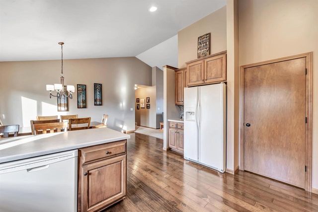 2937 YELLOW JASMINE WAY, Green Bay, WI 54313