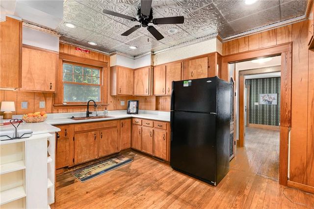 200 SW Madison Street, Lee's Summit, MO 64063