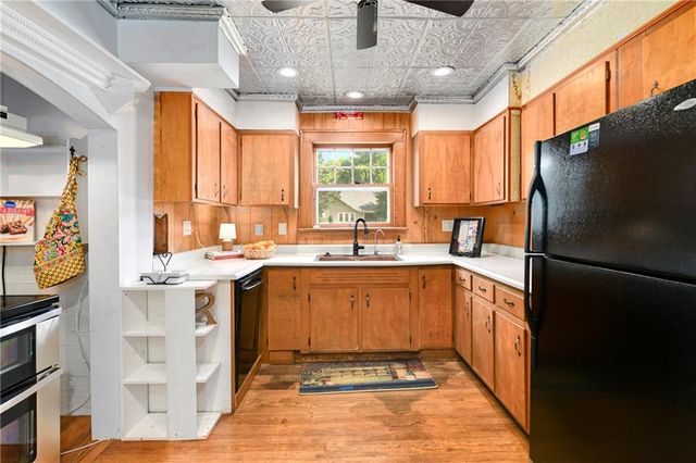 200 SW Madison Street, Lee's Summit, MO 64063