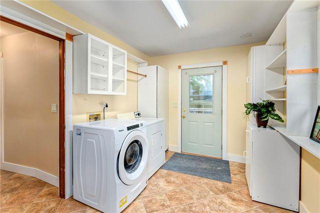 200 SW Madison Street, Lee's Summit, MO 64063