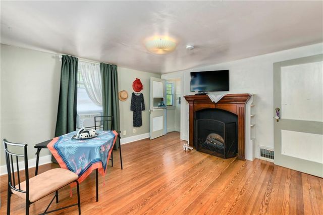 200 SW Madison Street, Lee's Summit, MO 64063