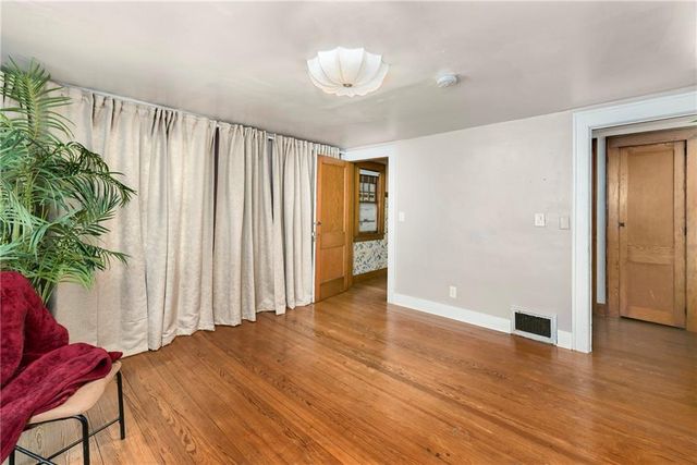 200 SW Madison Street, Lee's Summit, MO 64063