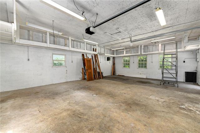 200 SW Madison Street, Lee's Summit, MO 64063