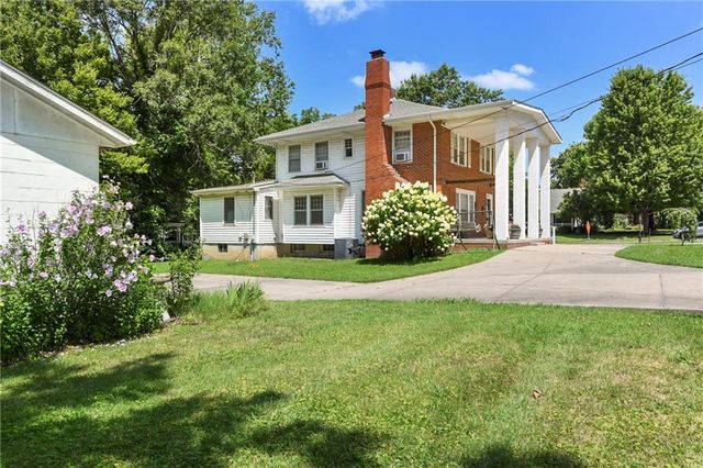 200 SW Madison Street, Lee's Summit, MO 64063