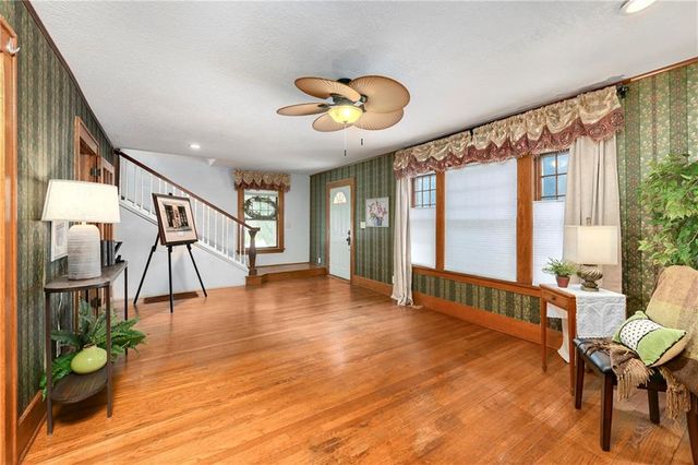 200 SW Madison Street, Lee's Summit, MO 64063
