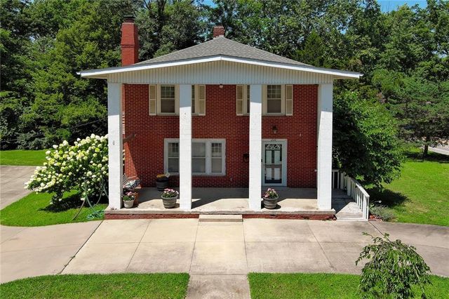 200 SW Madison Street, Lee's Summit, MO 64063