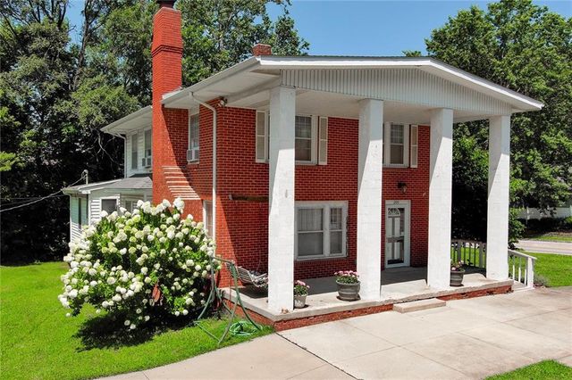 200 SW Madison Street, Lee's Summit, MO 64063