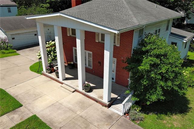 200 SW Madison Street, Lee's Summit, MO 64063