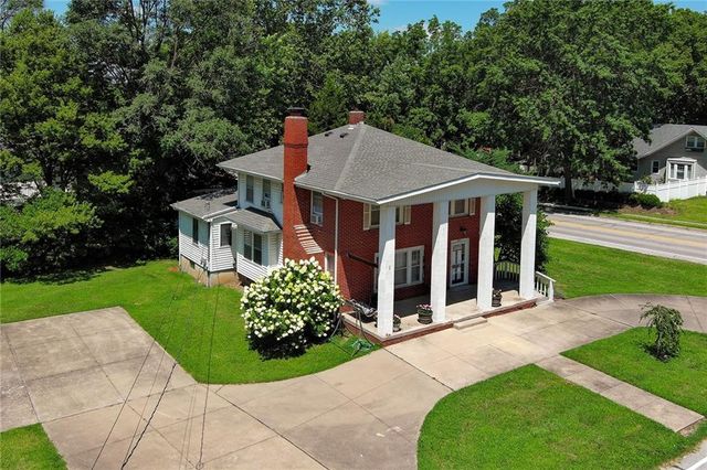 200 SW Madison Street, Lee's Summit, MO 64063