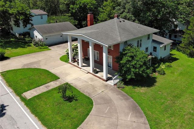 200 SW Madison Street, Lee's Summit, MO 64063