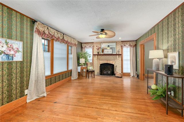 200 SW Madison Street, Lee's Summit, MO 64063