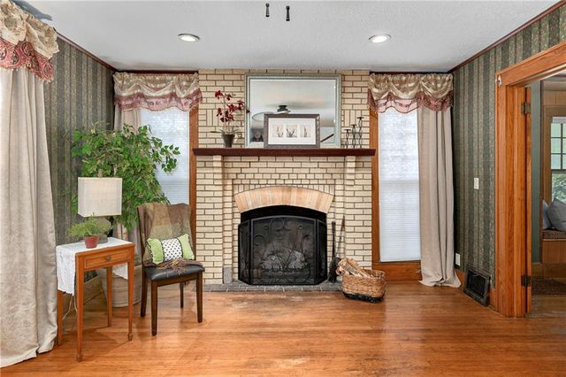 200 SW Madison Street, Lee's Summit, MO 64063