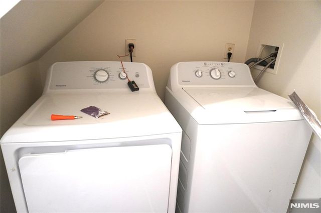 399 6th Street, Newark, NJ 07103