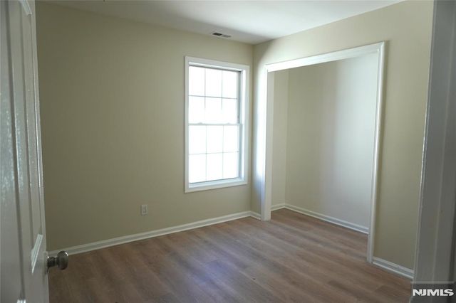 399 6th Street, Newark, NJ 07103