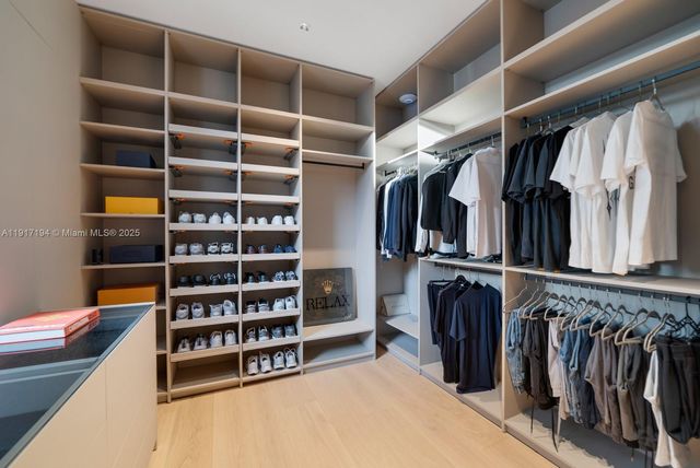 7051 SW 69th Ave, South Miami, FL 33143