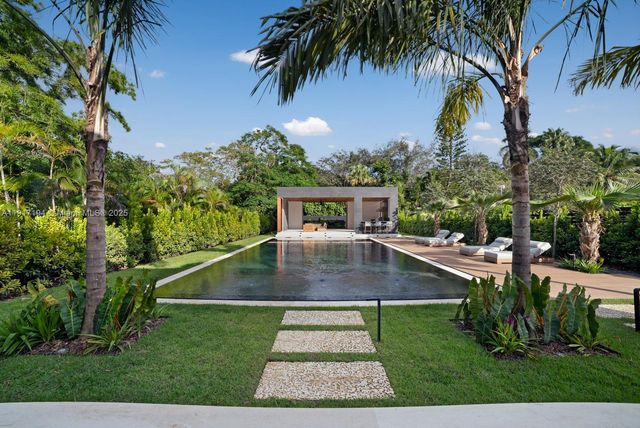 7051 SW 69th Ave, South Miami, FL 33143