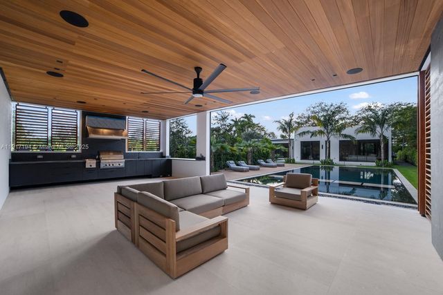 7051 SW 69th Ave, South Miami, FL 33143