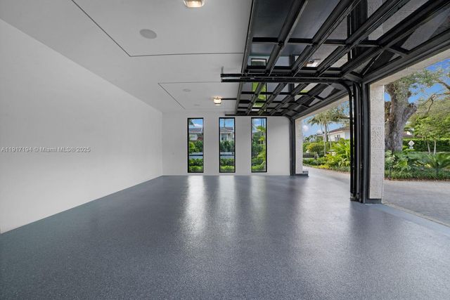 7051 SW 69th Ave, South Miami, FL 33143