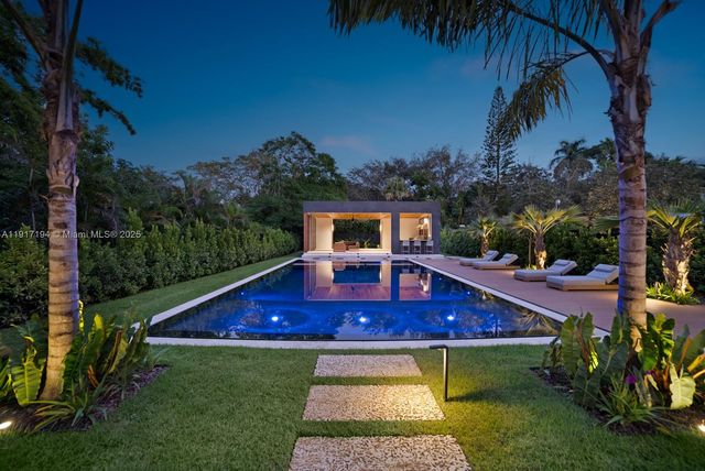 7051 SW 69th Ave, South Miami, FL 33143