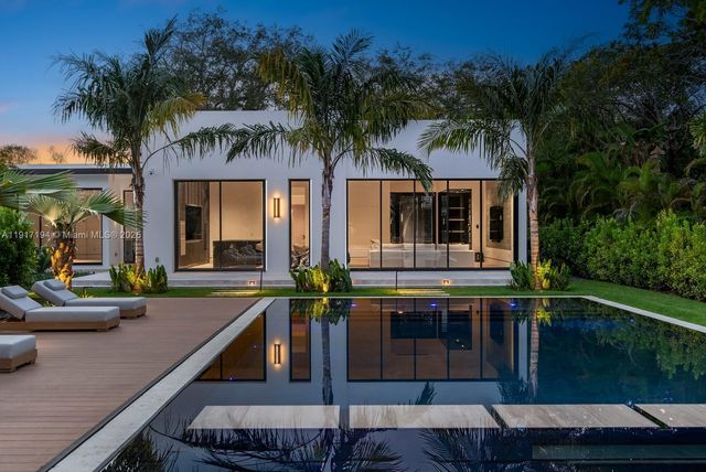 7051 SW 69th Ave, South Miami, FL 33143