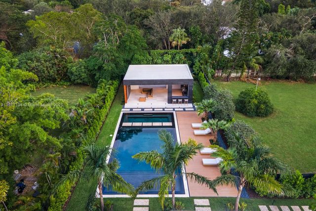 7051 SW 69th Ave, South Miami, FL 33143