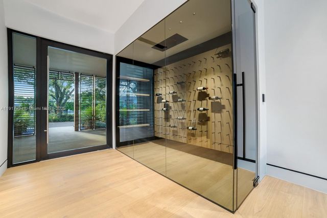 7051 SW 69th Ave, South Miami, FL 33143