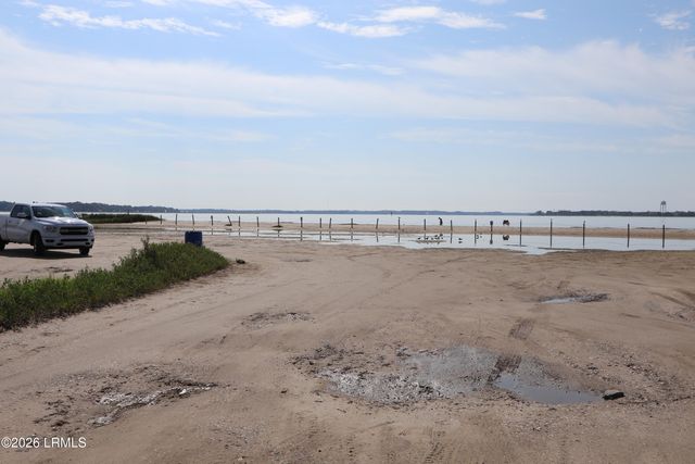 1009 11th Street, Port Royal, SC 29935