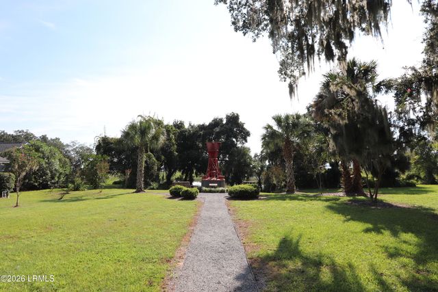 1009 11th Street, Port Royal, SC 29935