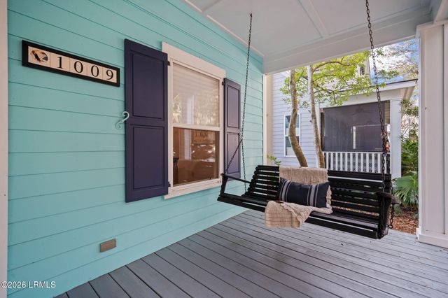 1009 11th Street, Port Royal, SC 29935