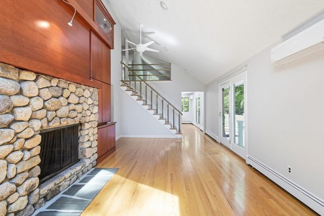 89 Poquanticut Ave, Easton, MA 02356