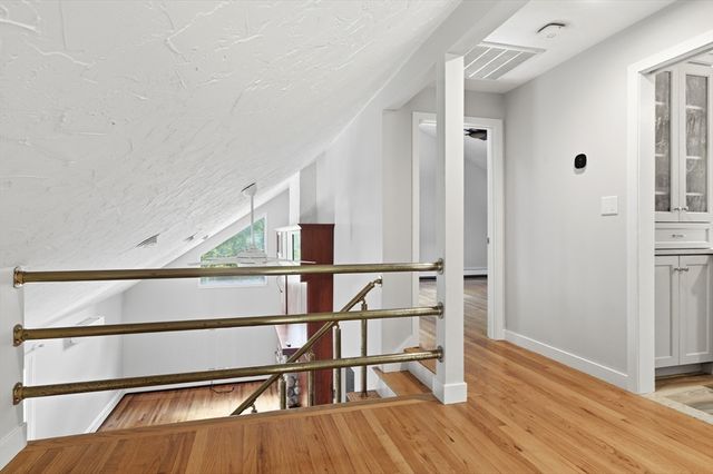 89 Poquanticut Ave, Easton, MA 02356