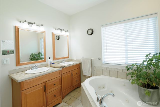 9486 NE Stonecrest Road, Moses Lake, WA 98837