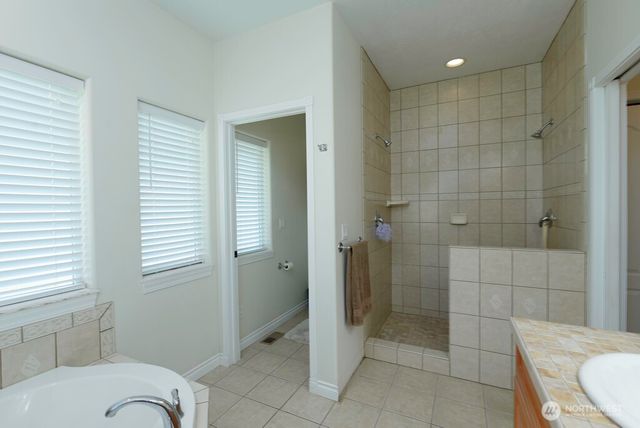 9486 NE Stonecrest Road, Moses Lake, WA 98837