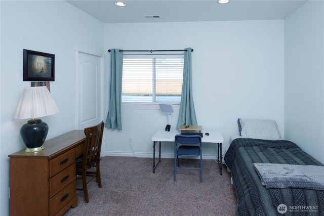 9486 NE Stonecrest Road, Moses Lake, WA 98837