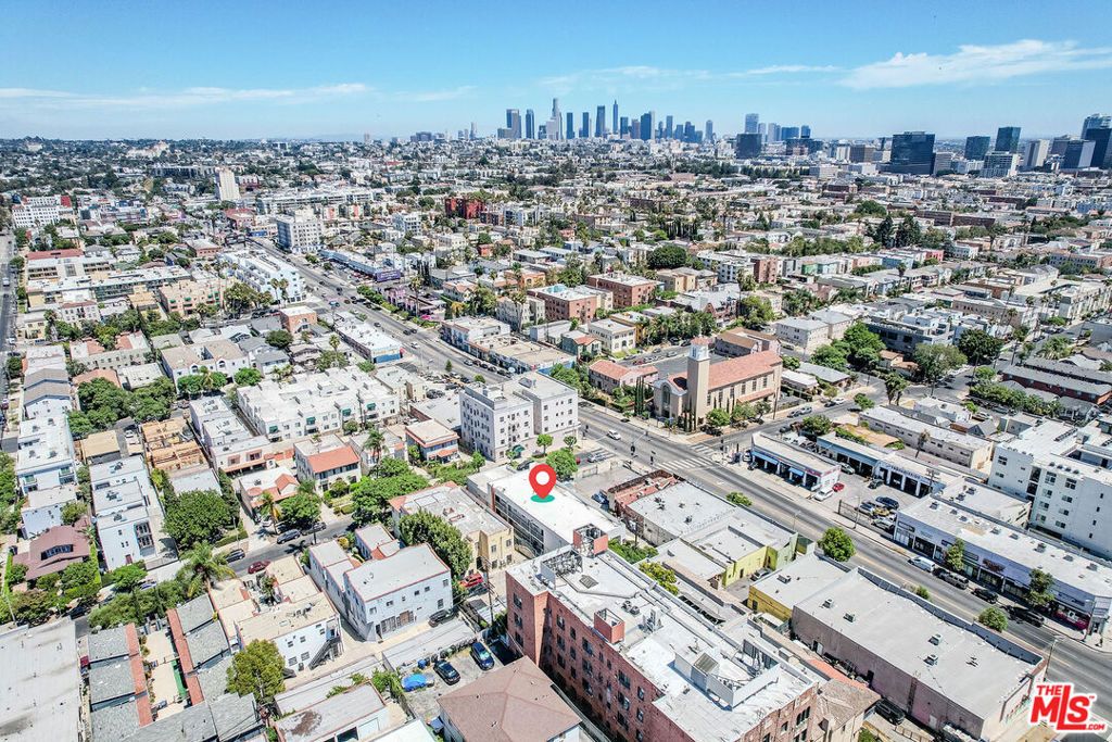 Image 18 of property listing at 313 N Alexandria Avenue, Los Angeles, CA 90004