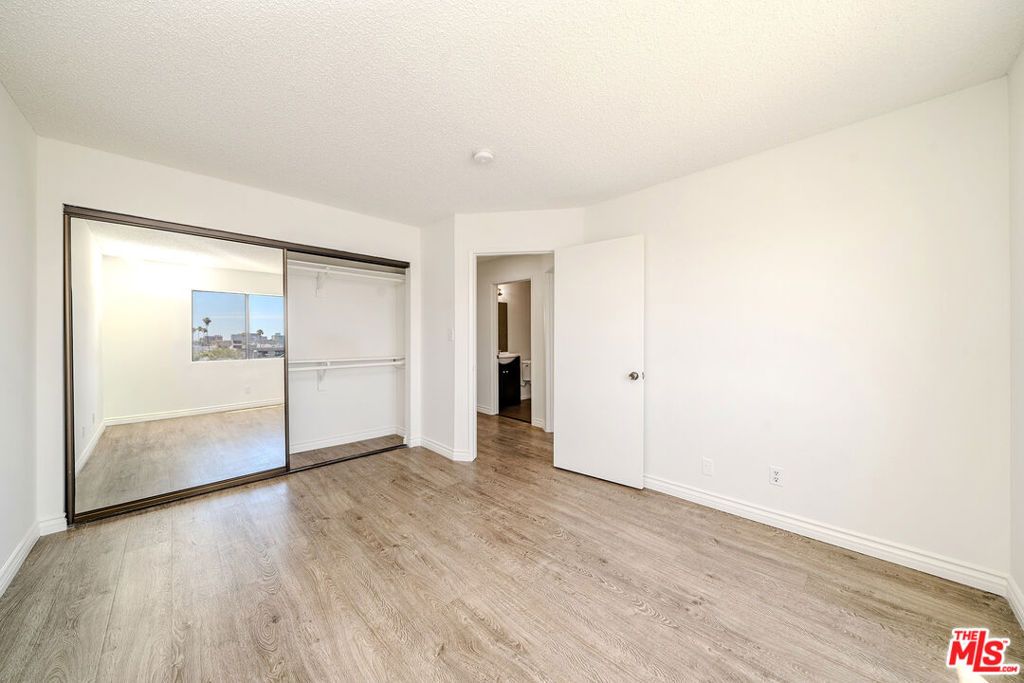 Image 9 of property listing at 313 N Alexandria Avenue, Los Angeles, CA 90004