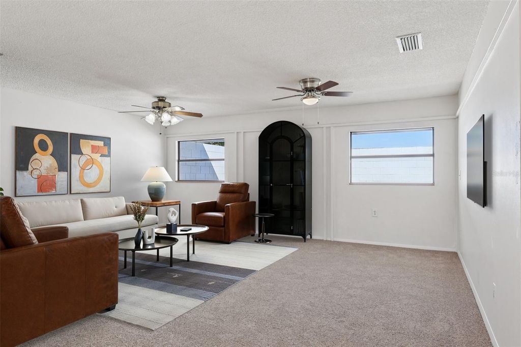 Image 2 of property listing at 950 BAYWARD LANE, Rockledge, FL 32955