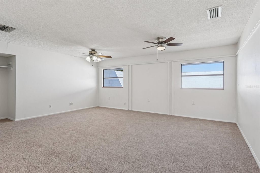 Image 14 of property listing at 950 BAYWARD LANE, Rockledge, FL 32955